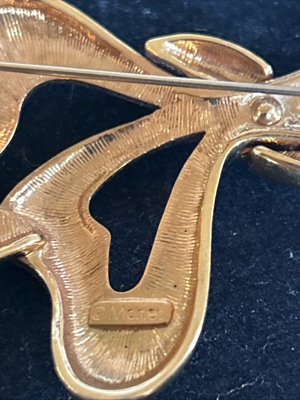 Monet Gold Heart Ribbon Brooch - Picture 7 of 7